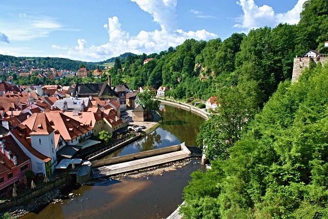 Vltava – od pohodové plavby až po extrémní kolbiště kajakářů